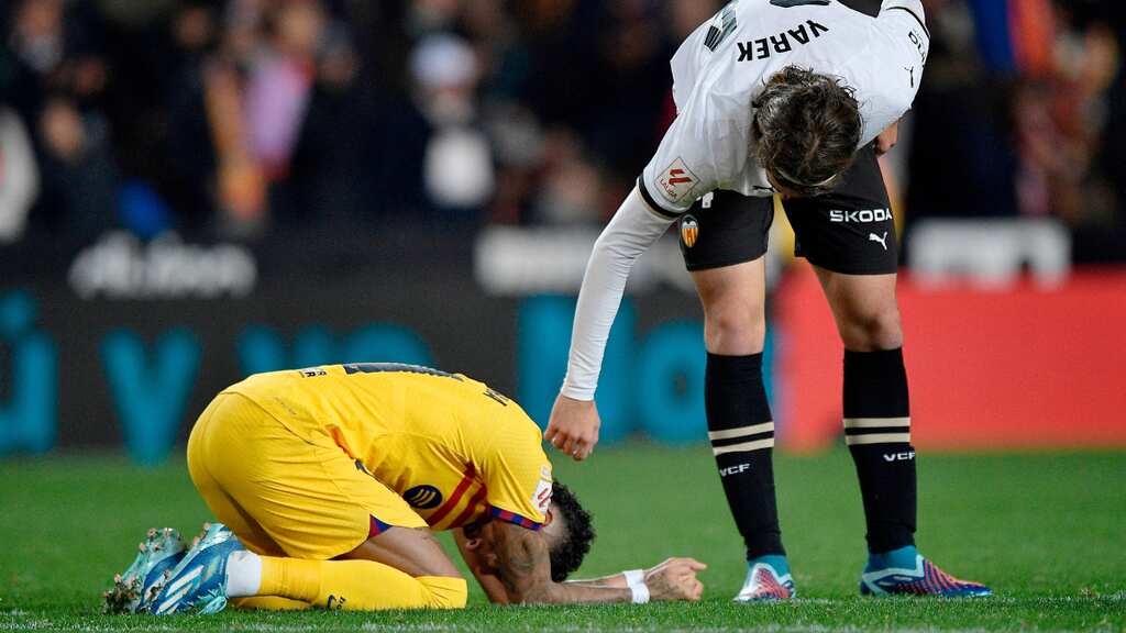 La Liga: Barcelona drop two points at Valencia as Atletico suffer shock defeat against Bilbao