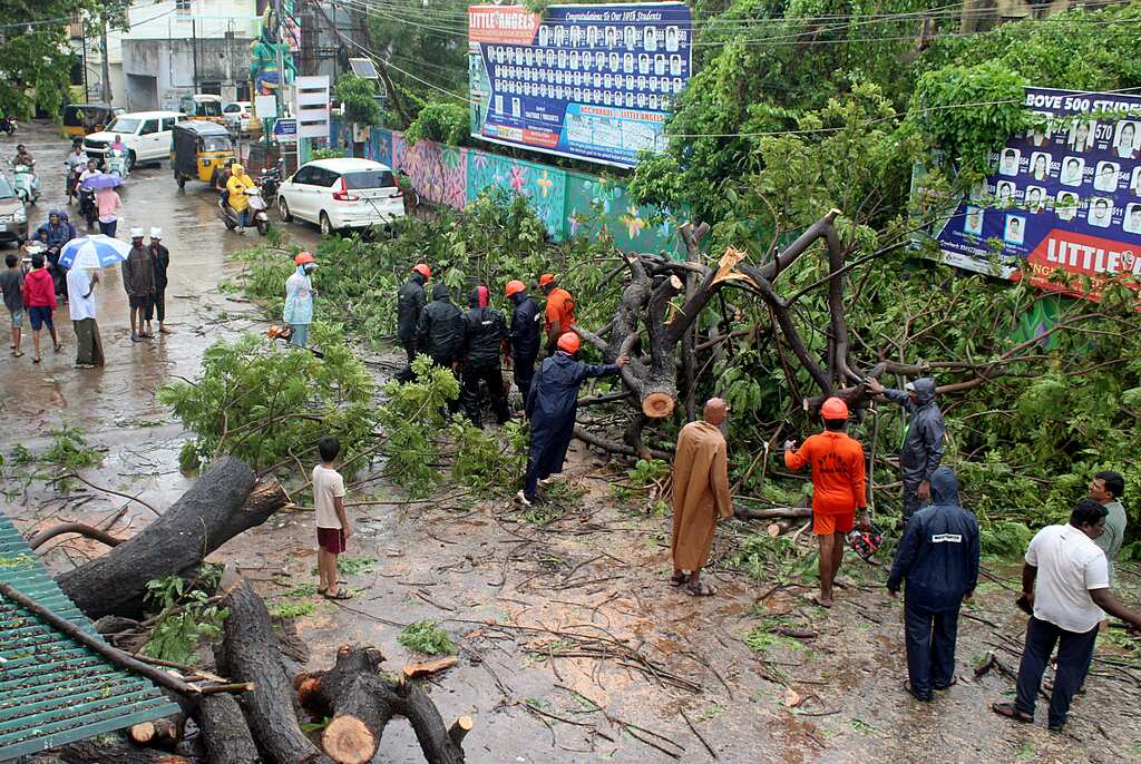India: Rain, floods batter cyclone-hit Tamil Nadu; schools, colleges shut down in some parts