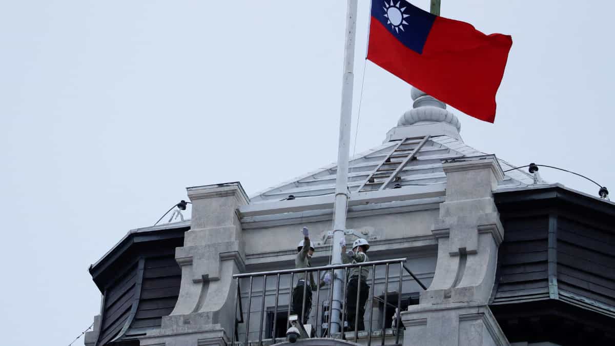 Taiwan reports more suspected Chinese weather balloons crossing Taiwan Strait Taiwan reports more suspected Chinese weather balloons crossing Taiwan Strait