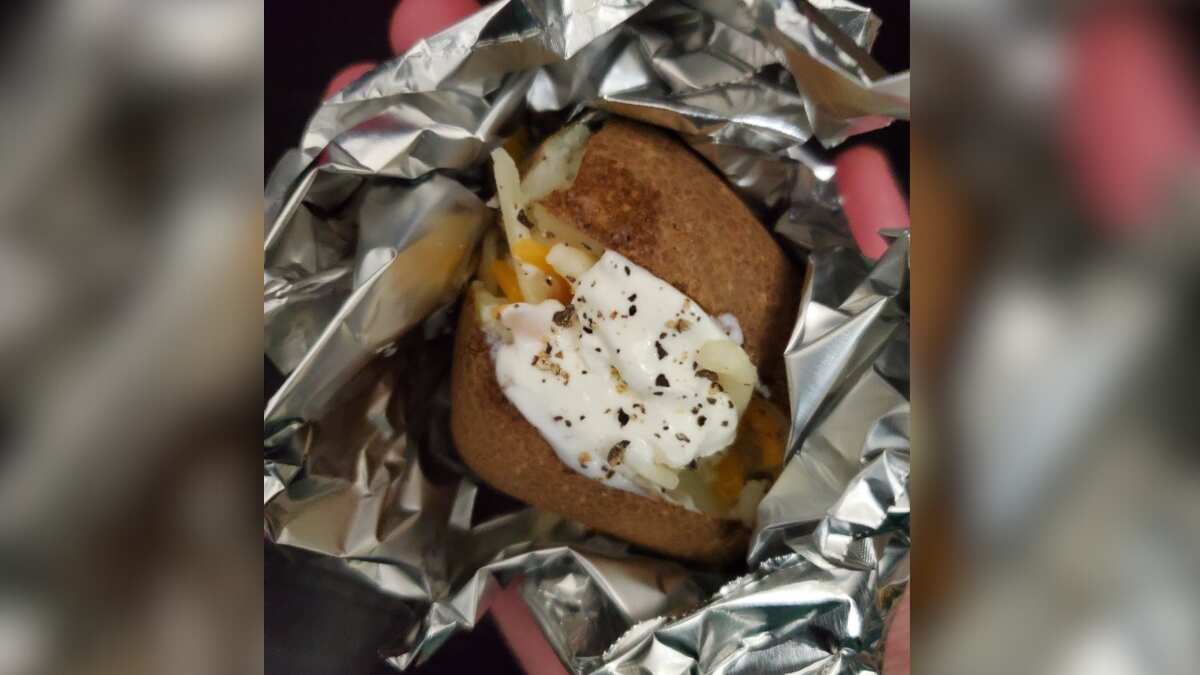 Worst gift ever? Woman employee receives 'taxable' baked potato as Christmas bonus from company