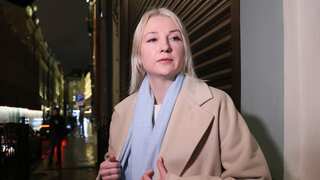 Anti-war Russian presidential hopeful Yekaterina Duntsova applies to run in election against Putin
