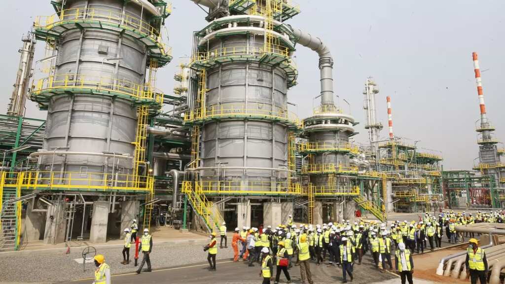 Angola quits OPEC following disputes with Saudi Arabia over production targets