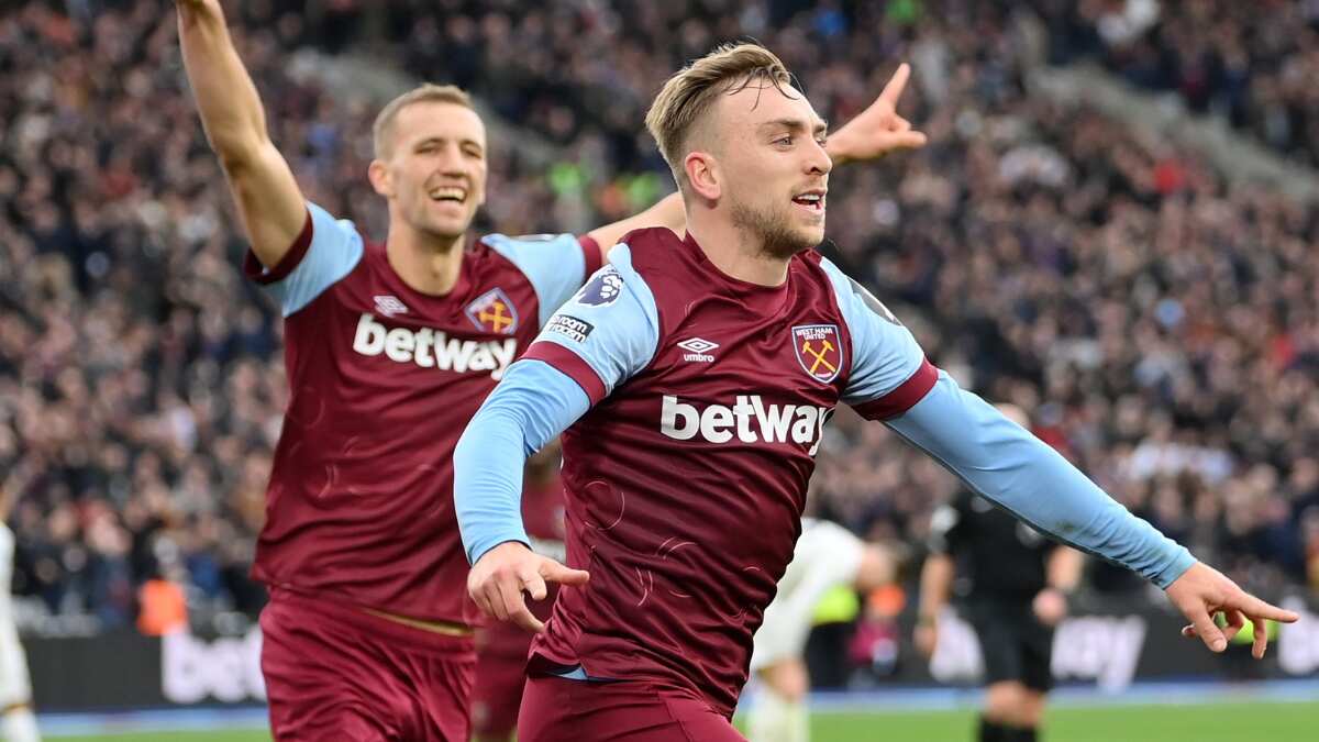 Premier League: West Ham pile on misery for woeful Manchester United with 2-0 win Premier League: West Ham pile on misery for woeful Manchester United with 2-0 win