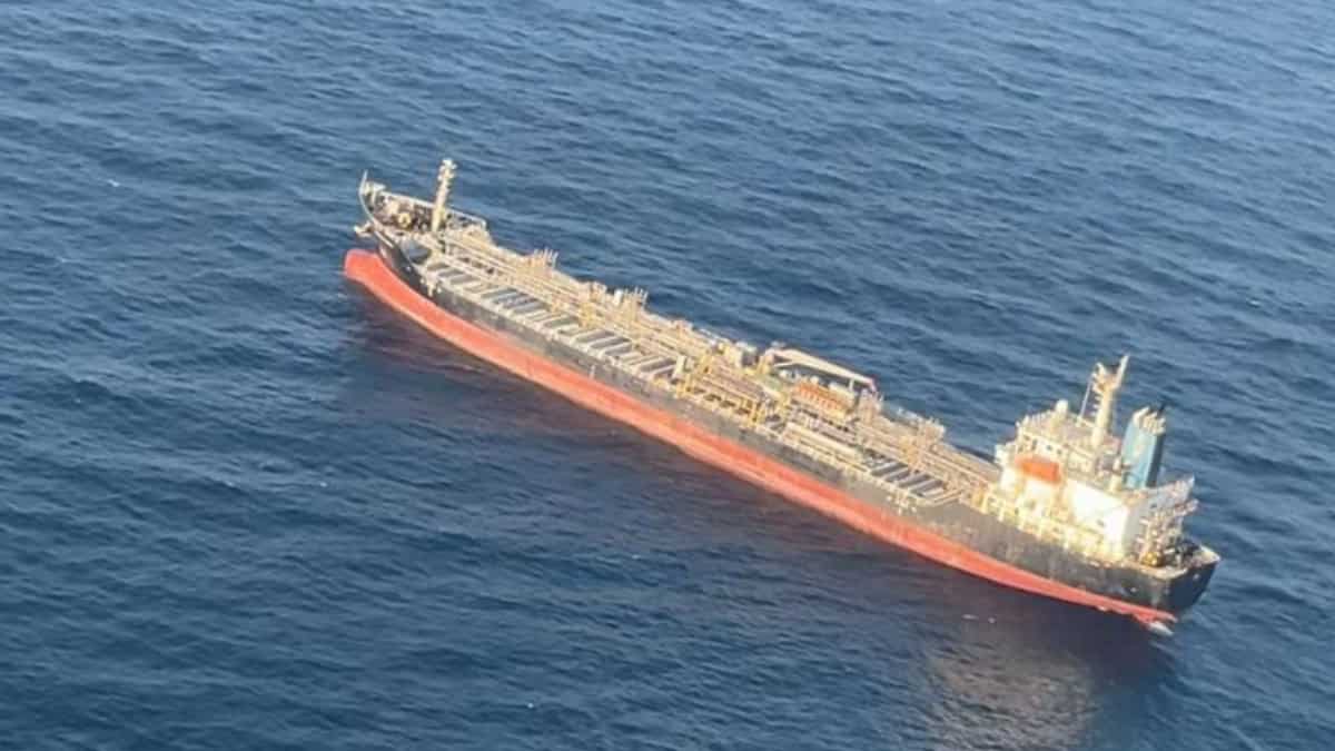 Missile strike hits merchant ship off India’s coast; crew includes 21 Indians Missile strike hits merchant ship off India’s coast; crew includes 21 Indians