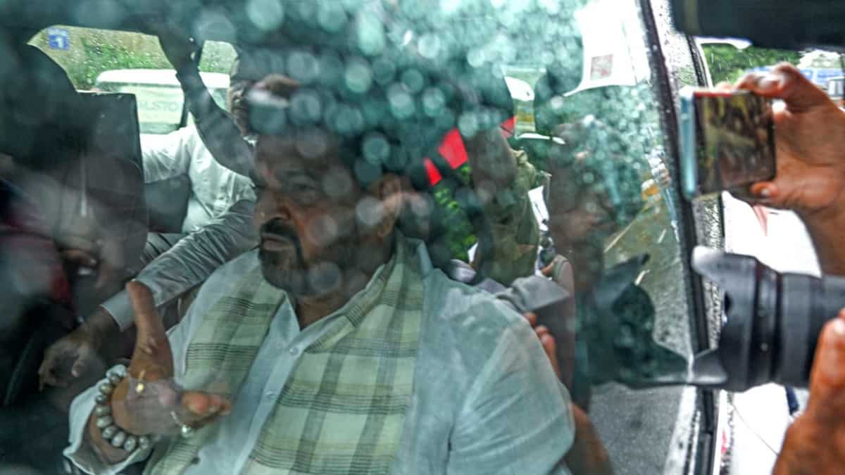 Centre asks Indian Olympic Association to form interim committee to oversee wrestling activities Centre asks Indian Olympic Association to form interim committee to oversee wrestling activities