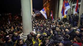 Serbia: Riot police use ‘excessive force’ to repel protesters alleging election fraud