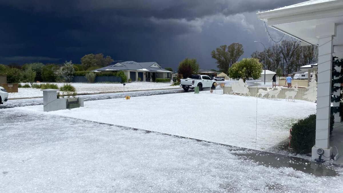 Australia: At least two killed, 110,000 homes without power as storm hits east coast
