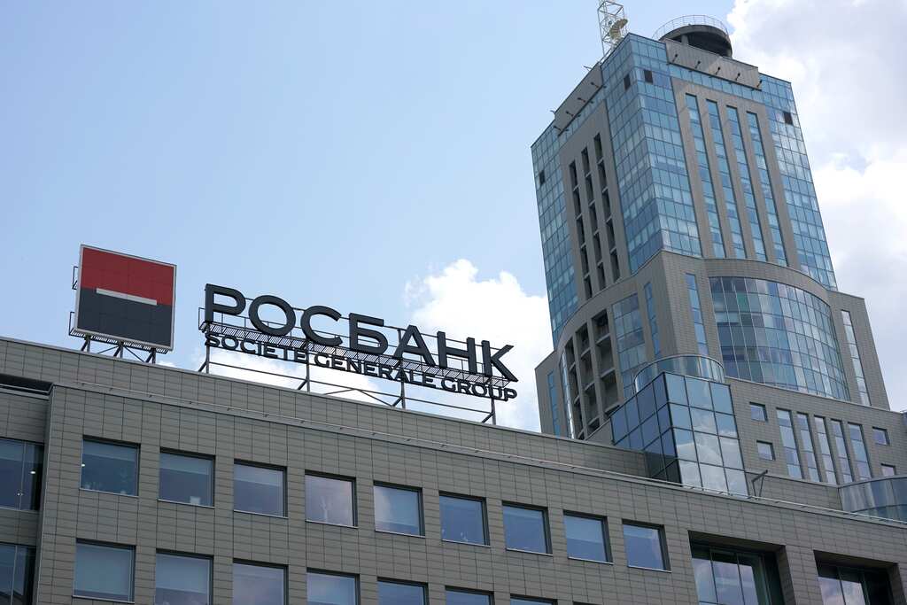 Putin clears Rosbank's acquisition of Societe Generale's Russian holdings