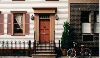 ‘Go back to Pakistan', yell squatters living in Indian-origin man's New York house