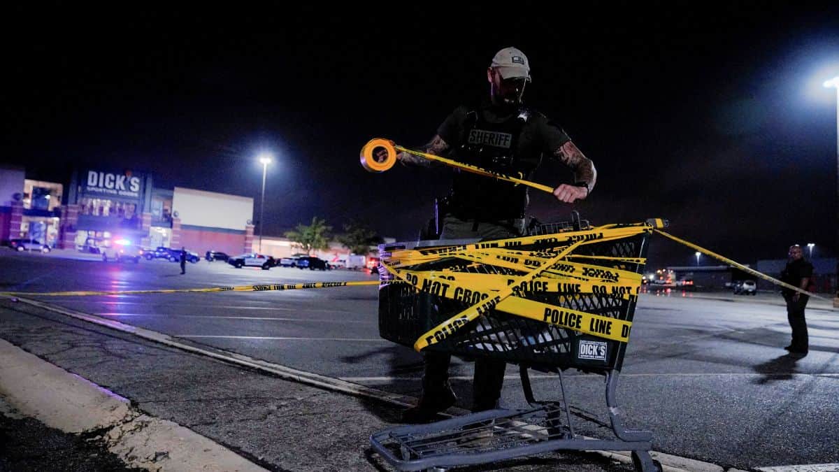 US: Driver found alive almost 6 days after being trapped in wrecked truck US: Driver found alive almost 6 days after being trapped in wrecked truck