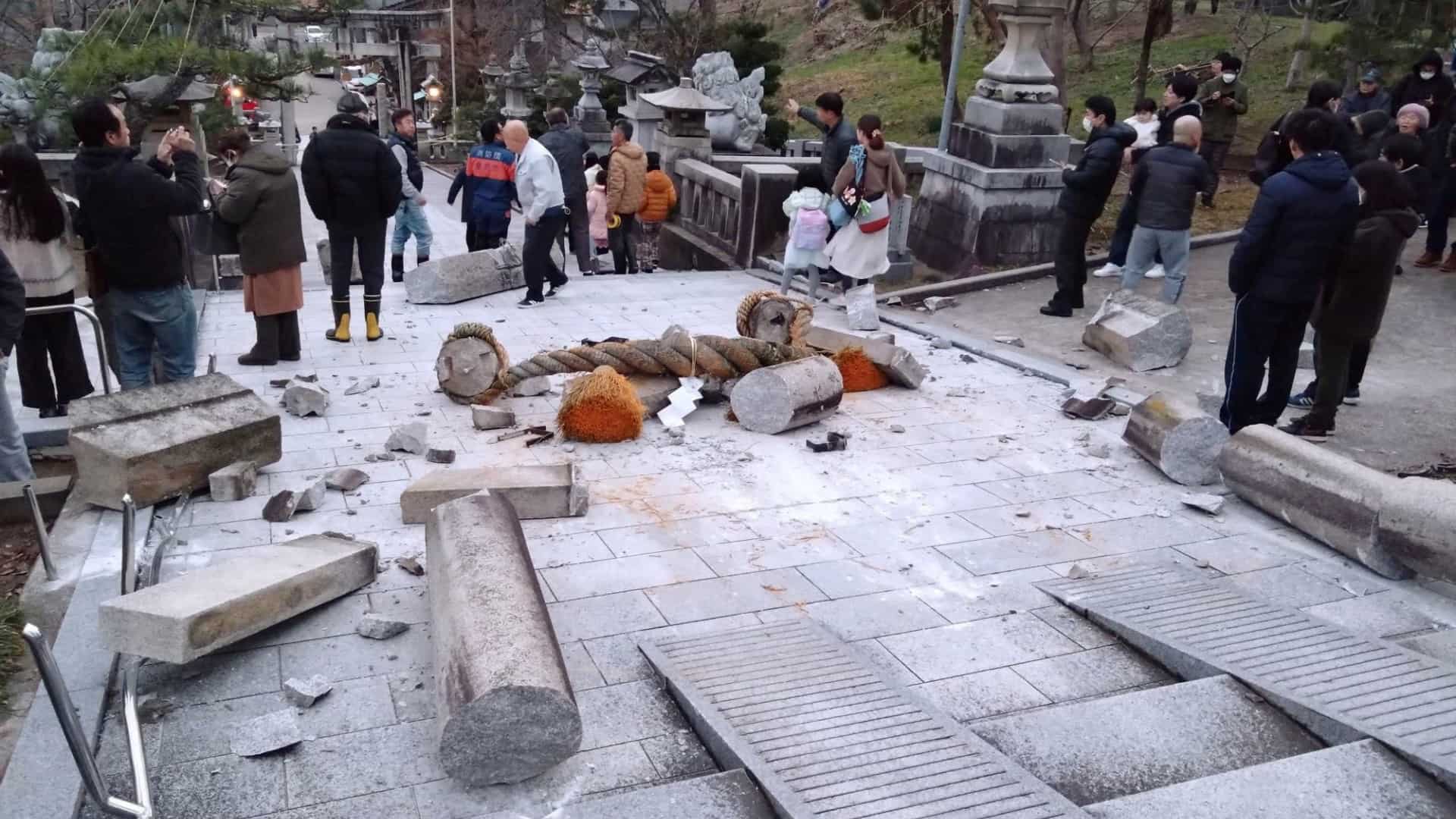 Japan earthquake kills four, viral videos show nationwide panic Japan earthquake kills four, viral videos show nationwide panic