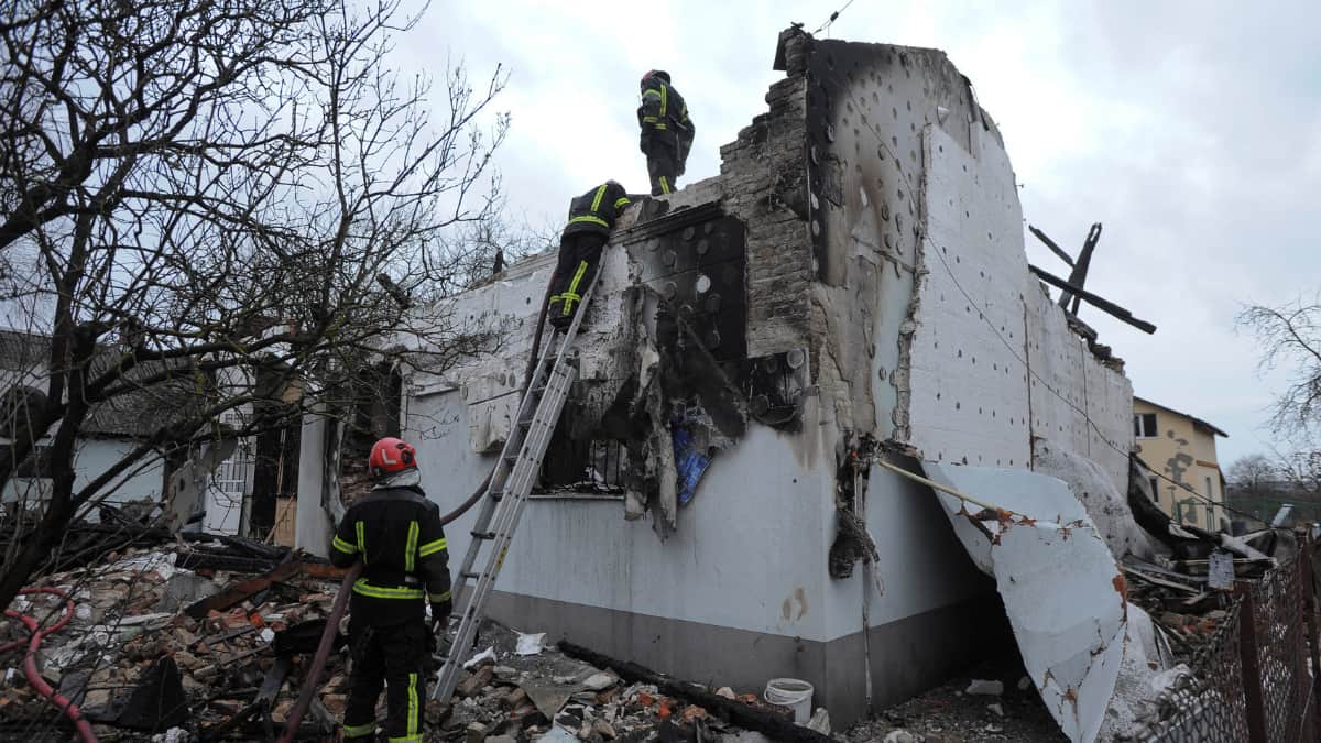 Russia launches barrage of missiles on Ukraine, kills four and injures dozens Russia launches barrage of missiles on Ukraine, kills four and injures dozens