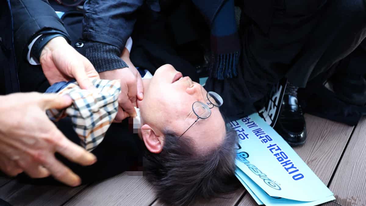 South Korea opposition leader in ICU after knife attack amid calls for stronger security South Korea opposition leader in ICU after knife attack amid calls for stronger security