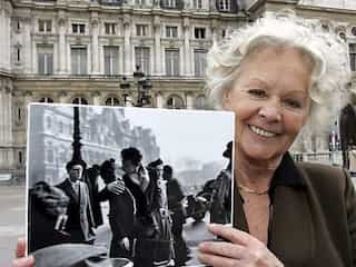 Francoise Bornet, young woman in Robert Doisneau’s famous Paris kiss photograph, dies at 93