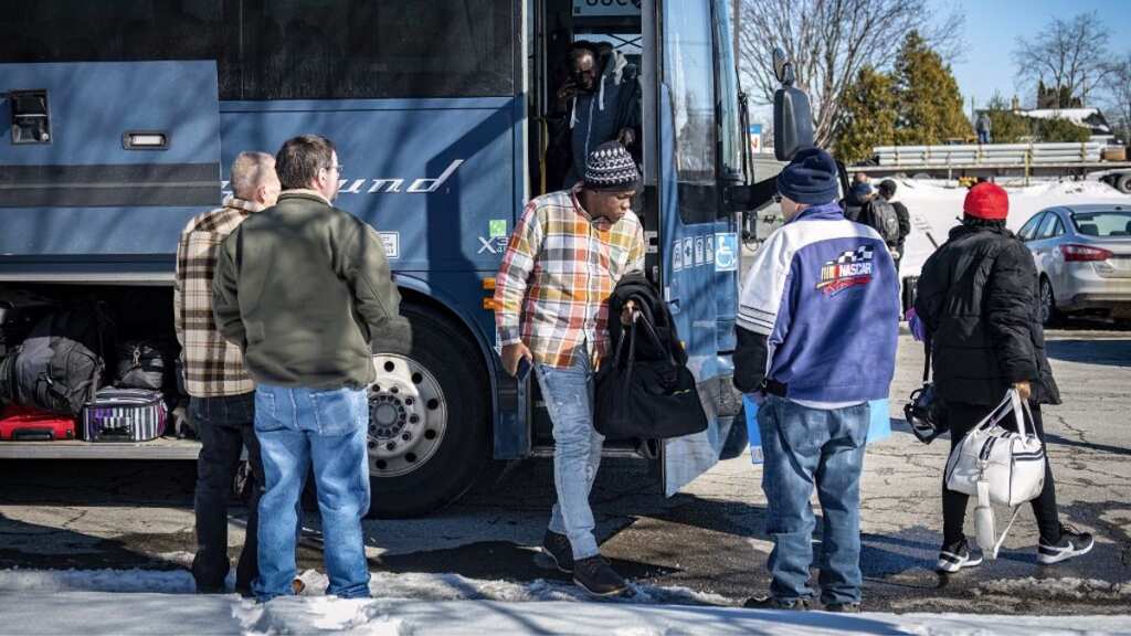 New York sues 17 bus companies for transporting 33,000 illegal migrants to the city, seeks $708mn compensation