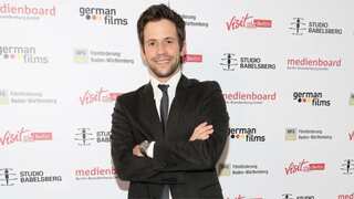 Hollywood actor Christian Oliver dies in tragic plane crash with two daughters