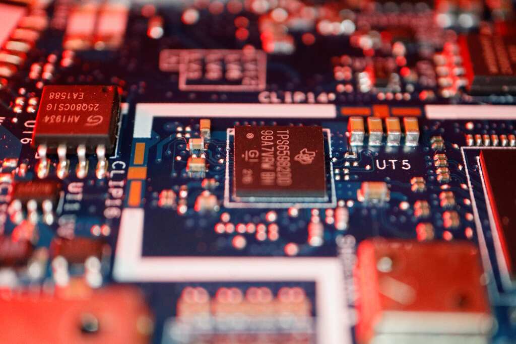 Scientists develop world’s first graphene semiconductor in revolutionary computing breakthrough