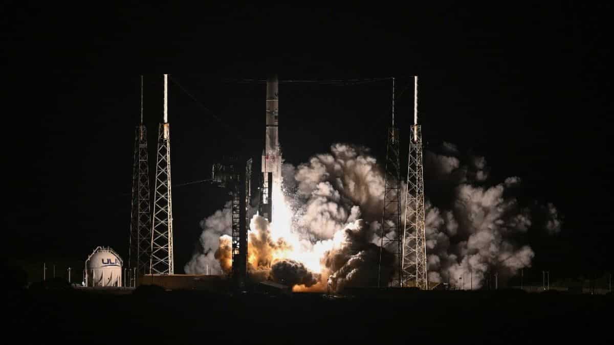 Vulcan Centaur, America's first lunar lander in more than 50 years, takes off for the Moon