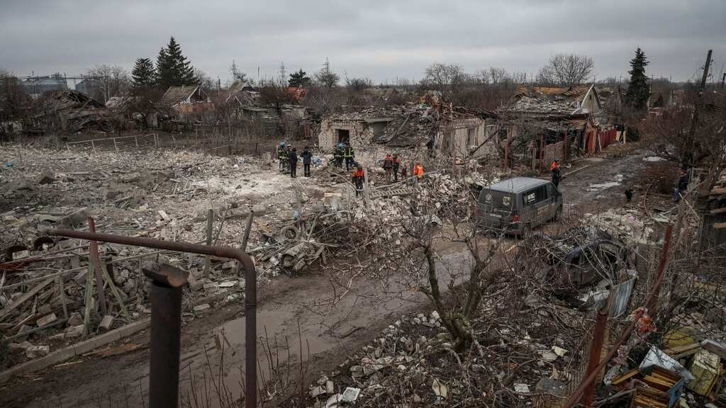 Strong wave of Russian strikes hits areas across Ukraine; 3 killed and dozens injured