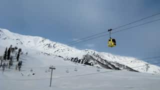 Gulmarg Gondola breaks records: Over a million tourists in 2023 generate $12mn for Cable Car Corporation