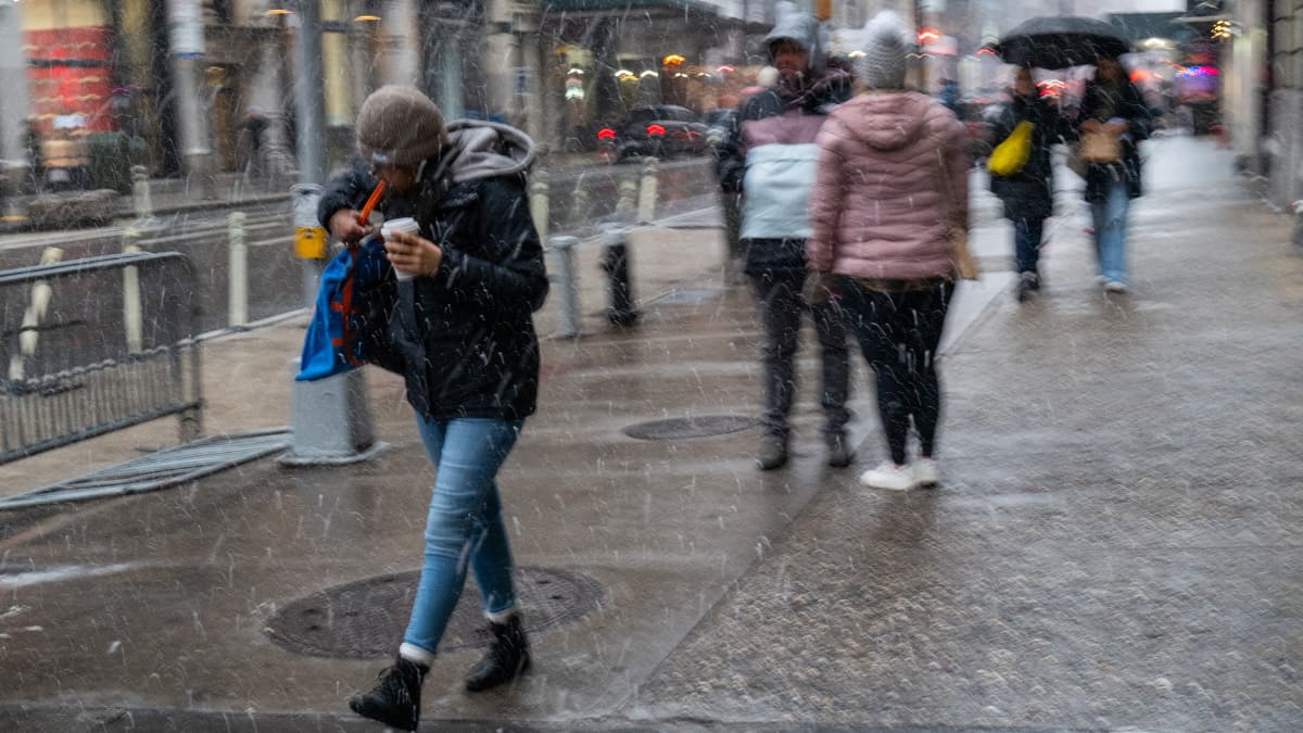 Nearly 17 million under winter storm warnings