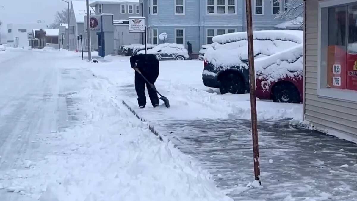 Warning of heavy rain and snow