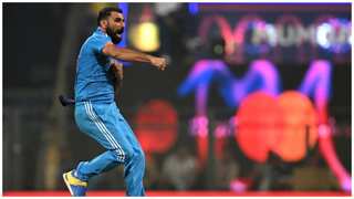 India pacer Mohammed Shami receives prestigious Arjuna Award from President Droupadi Murmu - Watch