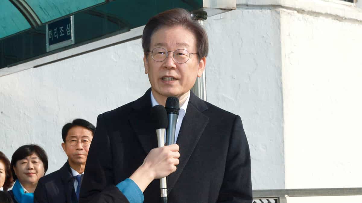 South Korean opposition leader was stabbed to stall his bid for presidency: Police South Korean opposition leader was stabbed to stall his bid for presidency: Police