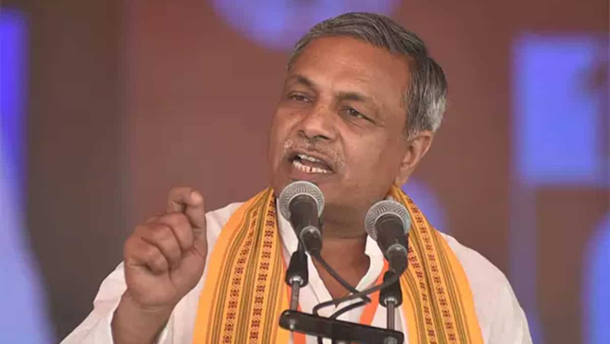 Ram Temple inauguration: VHP hits back at Congress for declining invitation