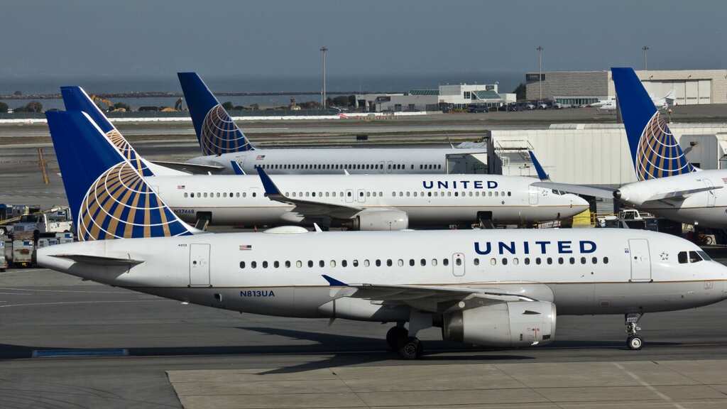 United Airlines mid-air scare: Plane makes emergency landing after open door indicator blinks
