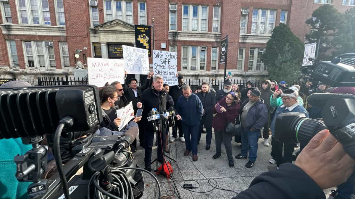 US: Brooklyn's school houses asylum seekers, forces students to learn remotely