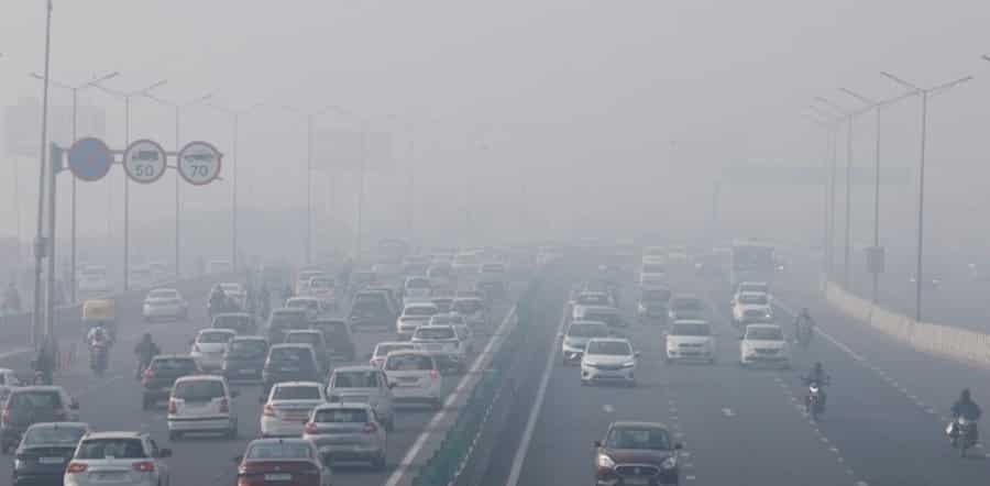 India weather: Delhi shivers in coldest morning of season at 3.9C; zero visibility hits rail, air traffic India weather: Delhi shivers in coldest morning of season at 3.9C; zero visibility hits rail, air traffic