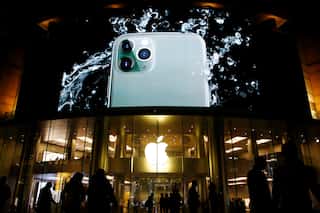 Apple implements rare iPhone 15 discounts in China amid demand uncertainty