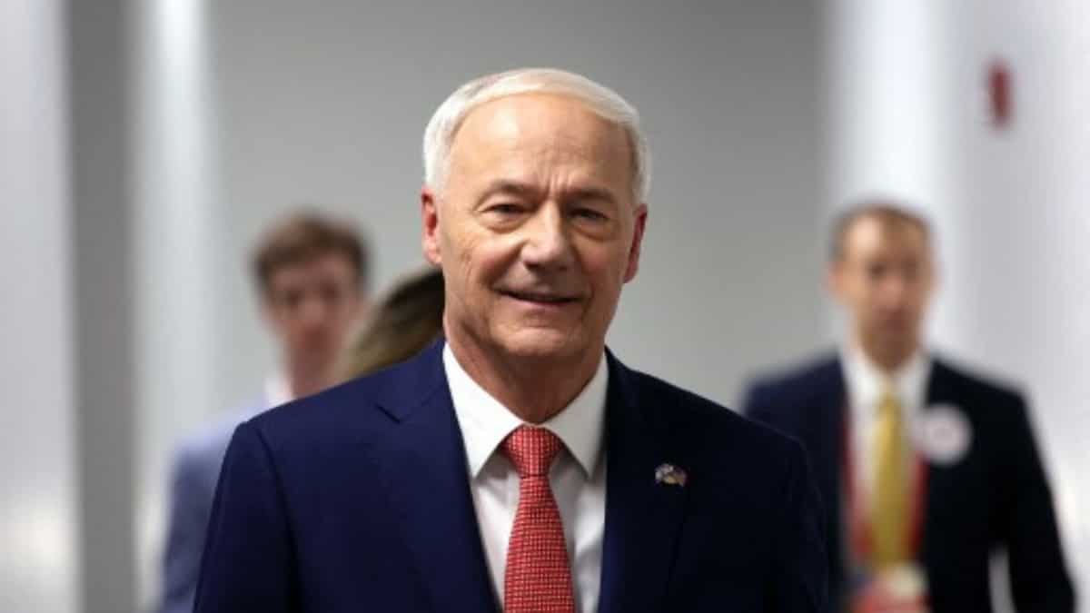 Asa Hutchinson unterbricht Präsidentschaftswahlkampf und gratuliert Donald ...