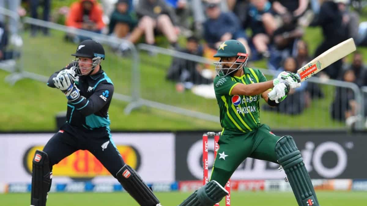 Pakistan skipper Shaheen Afridi praises Babar Azam despite losing T20I series against New Zealand Pakistan skipper Shaheen Afridi praises Babar Azam despite losing T20I series against New Zealand