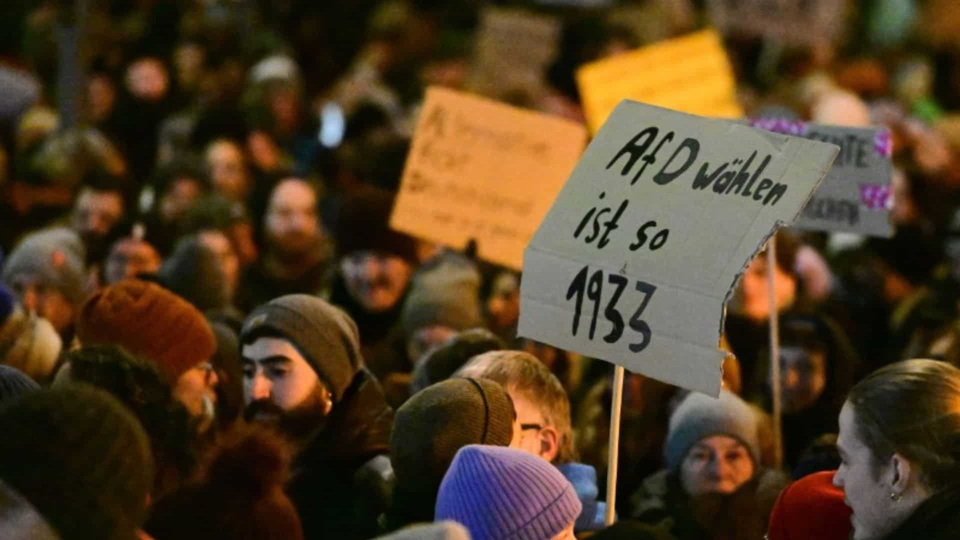 Germans protest nationwide after far-right meeting on deportation plan