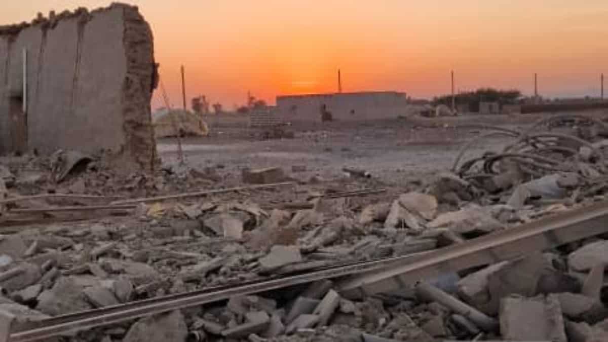 Pakistan calls Iran a 'brotherly neighbour' hours after launching airstrikes that killed 9 Pakistan calls Iran a 'brotherly neighbour' hours after launching airstrikes that killed 9