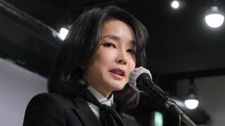 South Korea's first lady faces criticism within govt over receiving Dior bag from pastor