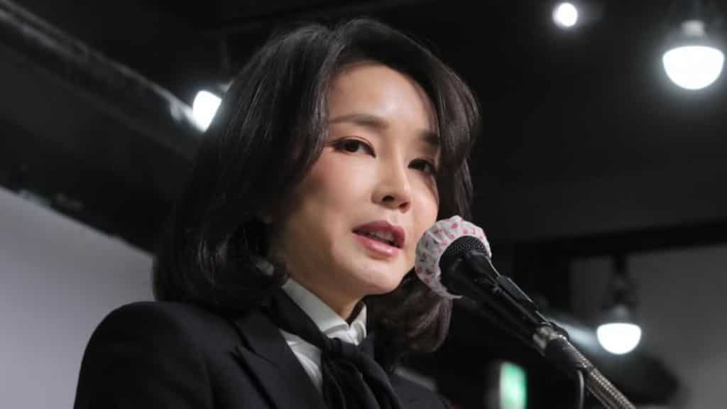 South Korea's first lady faces criticism within govt over receiving Dior bag from pastor