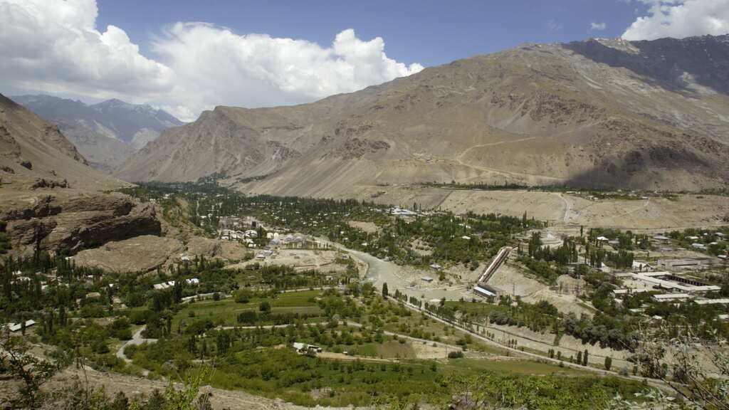 Blast rocks Kabul diplomatic zone, multiple casualties, say witnesses