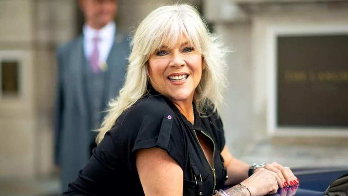 Singer Samantha Fox kicked off flight and arrested for alleged drunken dispute: Report Singer Samantha Fox kicked off flight and arrested for alleged drunken dispute: Report