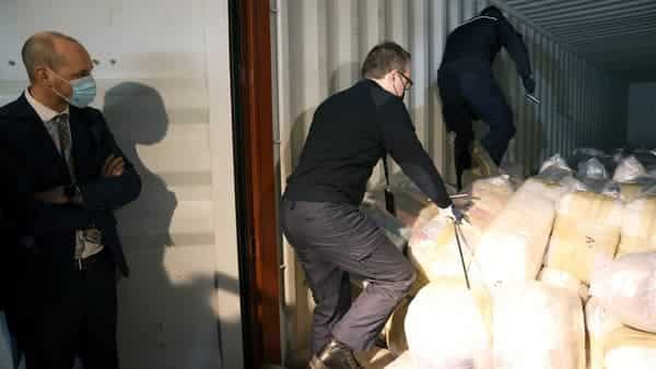 Watch: Colombian Navy captures submarine carrying 800 kg of cocaine