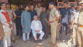 Watch | Kerala Governor Arif Mohammad Khan stages sit-in protest against police for 'shielding' protestors