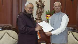 JD (U)'s Nitish Kumar quits Grand Alliance in Bihar: Top points
