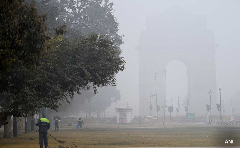 Weather update: Dense fog disrupts rail, air traffic; IMD issues rain alert for north India