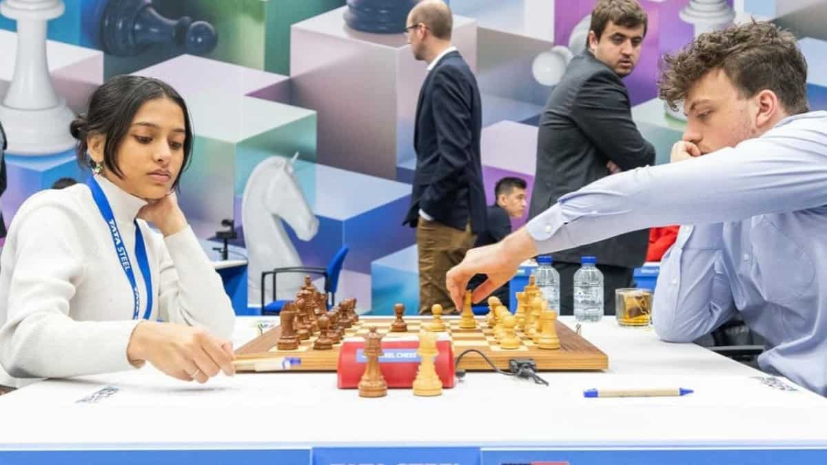 Indian teenage chess star Divya Deshmukh lashes out at audience over sexist remarks