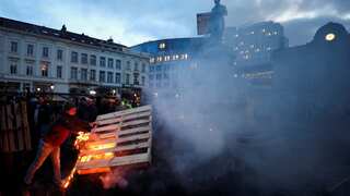 France's top farmers' unions call for end to road blockades