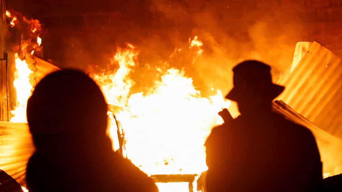 Massive gas truck explosion leaves three dead in Kenya's Nairobi, injures nearly 300 Massive gas truck explosion leaves three dead in Kenya's Nairobi, injures nearly 300