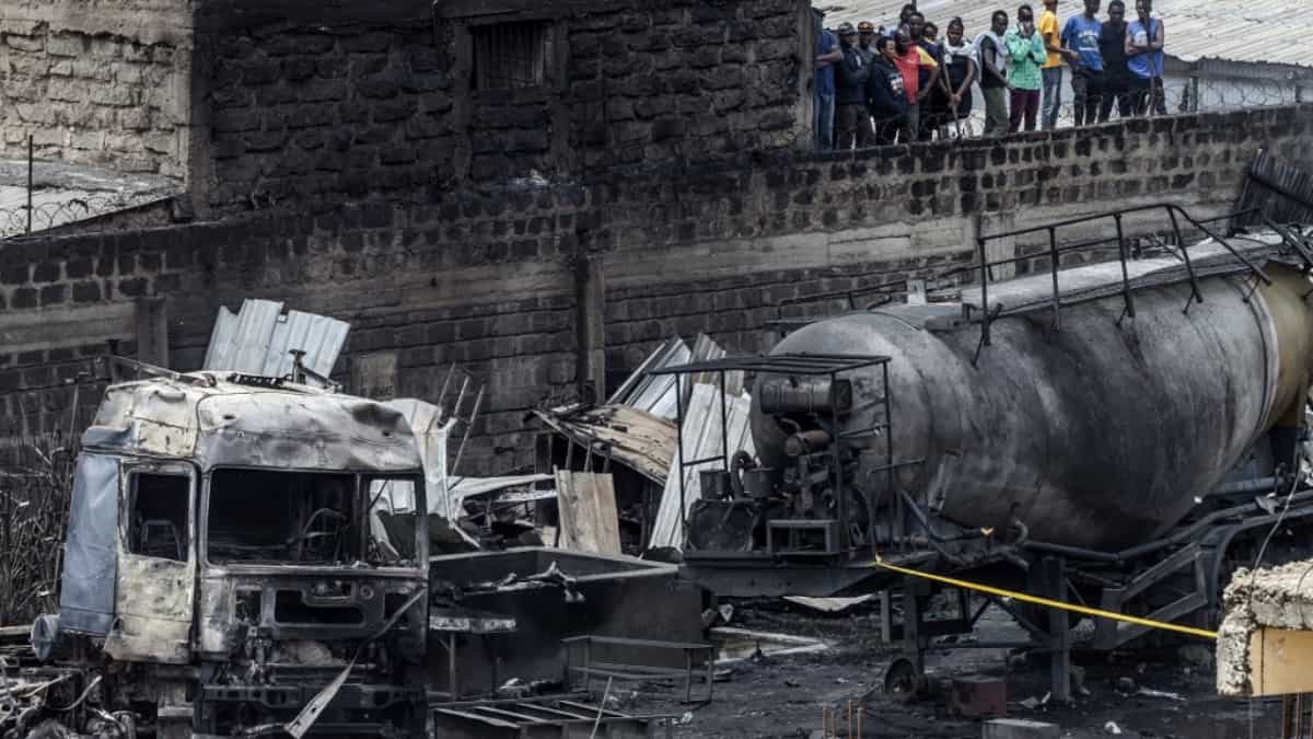 Kenyan president criticises 'incompetence', 'corruption' after deadly blast Kenyan president criticises 'incompetence', 'corruption' after deadly blast