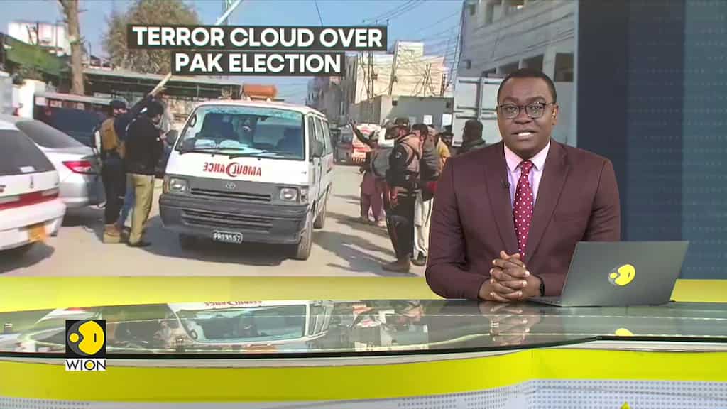 10 killed as dozens of militants attack police station in north Pakistan